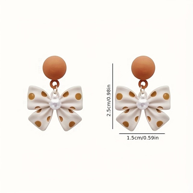 Prikupni uhani s pikicami in pentljico