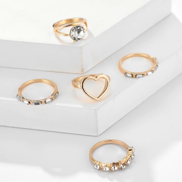 5 delni set prstanov v zlati barvi,srce