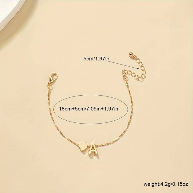 Zapestnica z začetnico imena A v zlati barvi