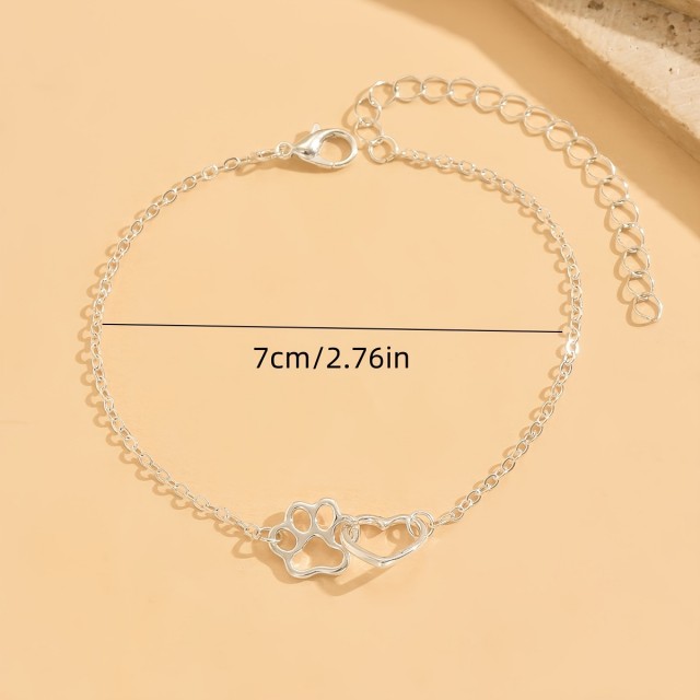 Zapestnica za nogo s tačko in srcem srebrne barve
