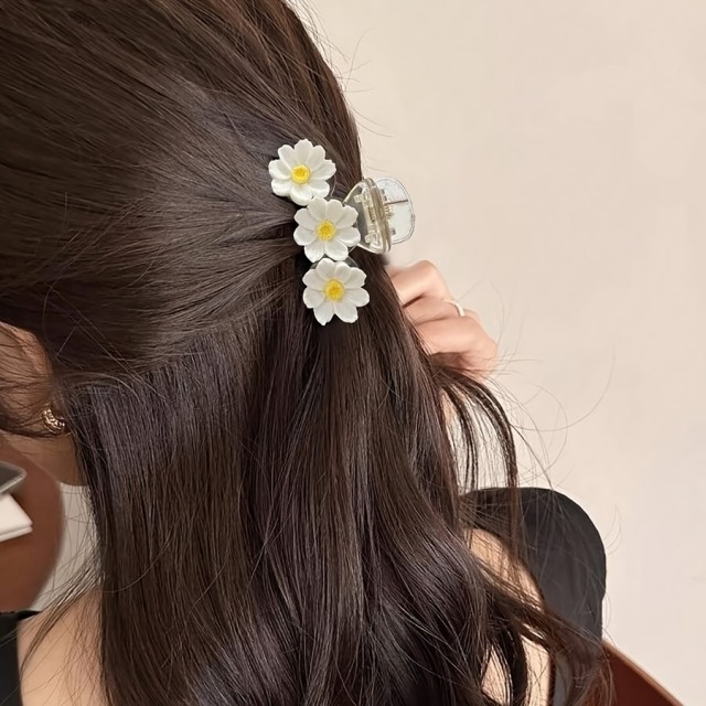 Čudovita plastična sponka za lase s cvetovi marjetic