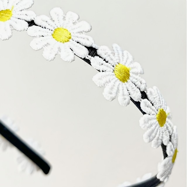 Obroč za lase z belimi marjeticami