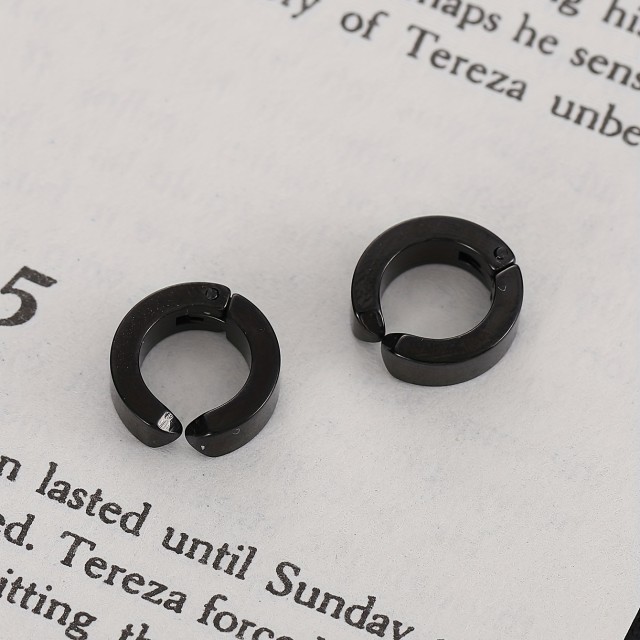 Moški okrogli uhani v črni ali srebrni barvi brez prebadanja