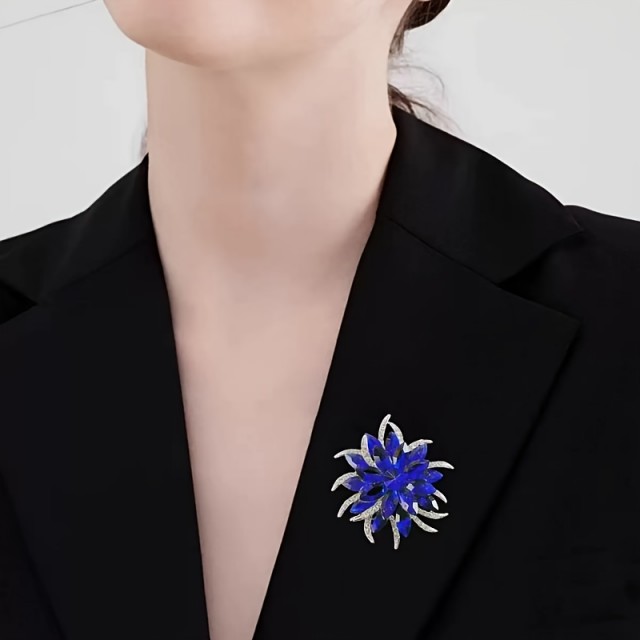 Modra cvetlična elegantna broška
