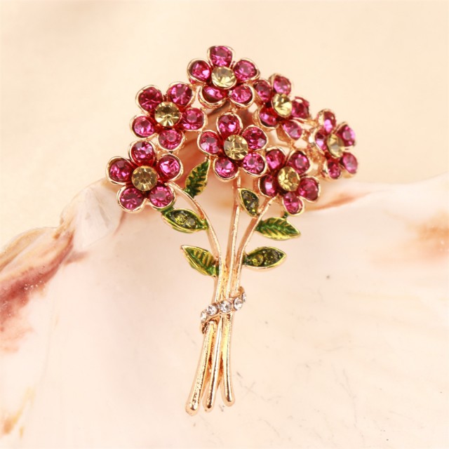 Luksuzna broška v obliki šopka