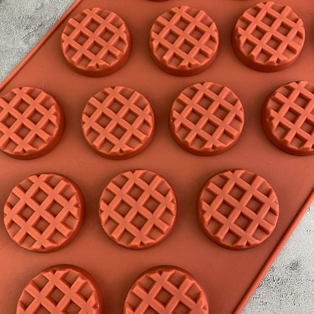 Velik silikonski kalup za mila ali sveče piškotki