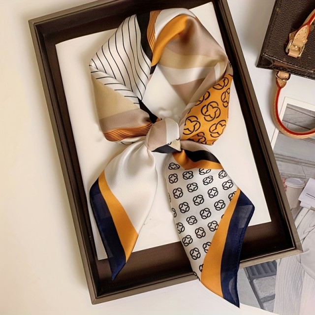 Elegantna kvadratna ruta z retro vzorcem