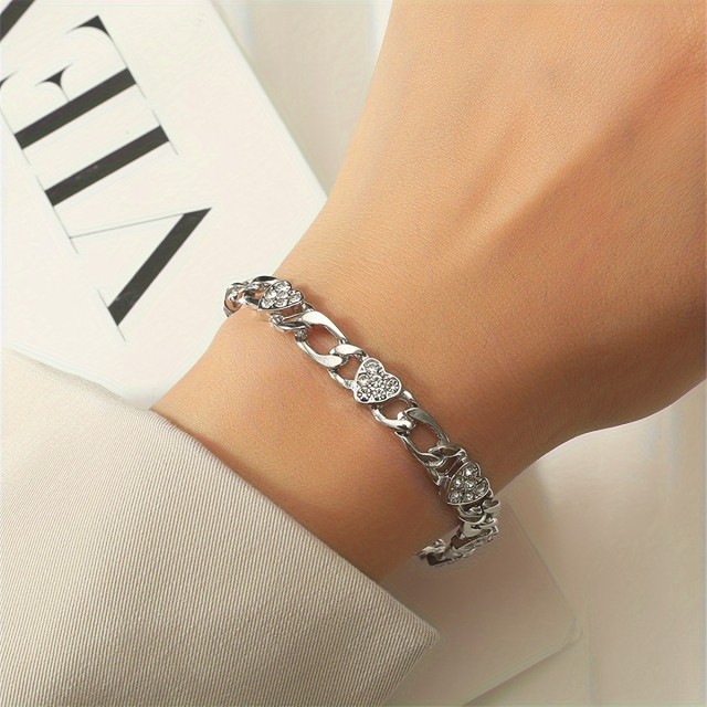 Zapestnica z bleščečimi srčki – srebrna ali rose zlata barva