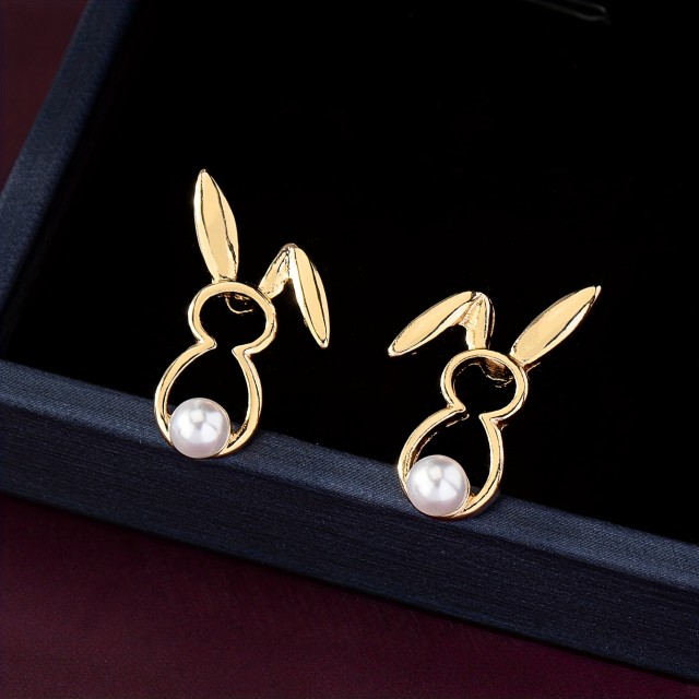 Prikupni zlati uhančki z zajčkom