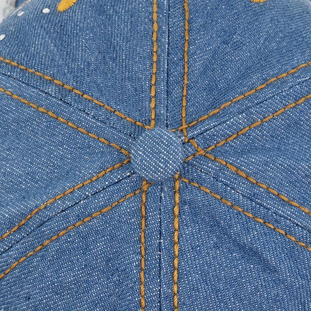 Modna ženska kapa iz jeansa z netki