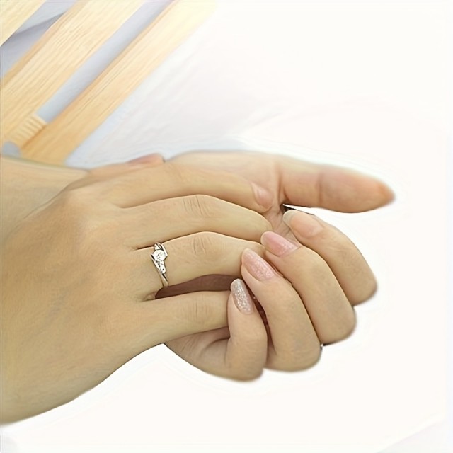 Ženski odprt prstan s sintetičnim kubičnim cirkonijem 2 barvi