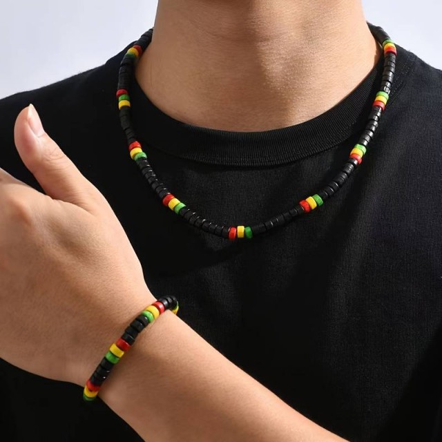 Moški komplet z leseno pisano verižico in zapestnico