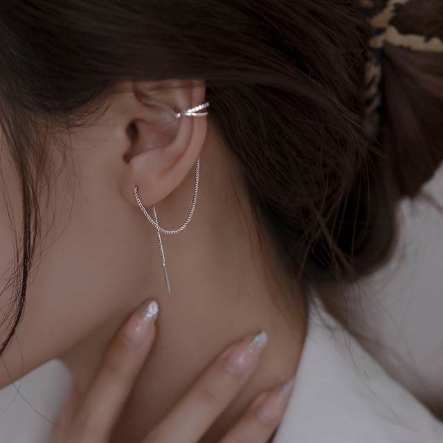 Ženski enojni uhan z verižico