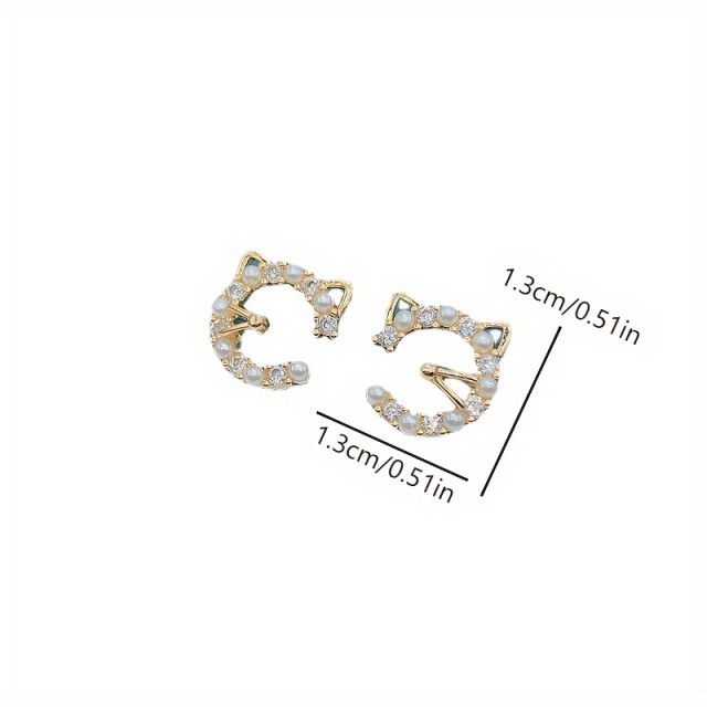 Prikupni uhani v obliki mačje glave