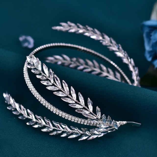 Luksuzni poročni obroč s cirkoni