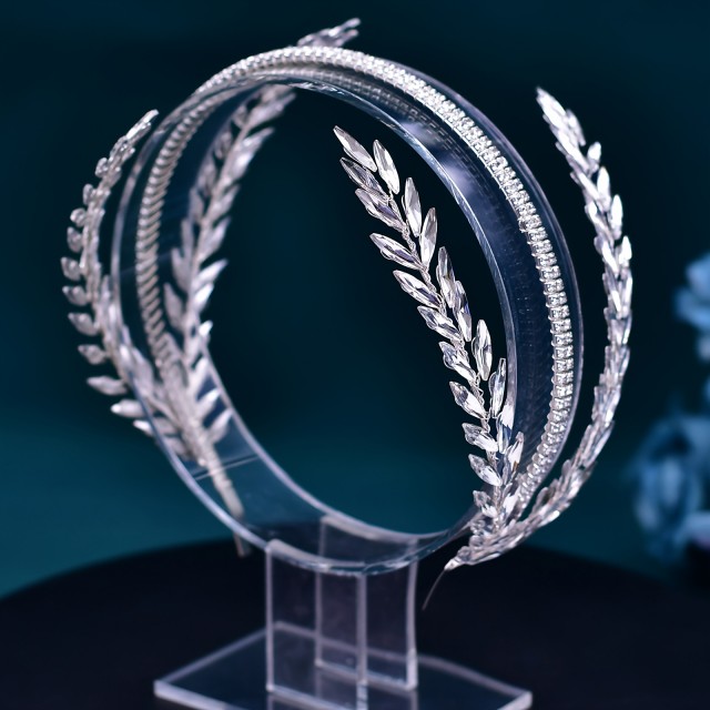 Luksuzni poročni obroč s cirkoni