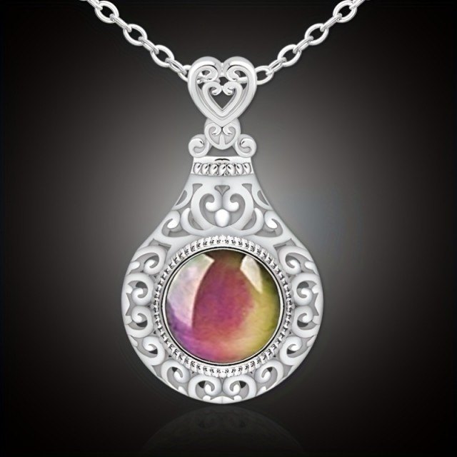 Ogrlica s kamnom ki spreminja barvo glede na razpoloženje