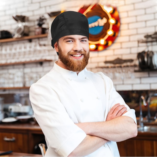 Črna kuharska kapa s prilejagočo vrvico