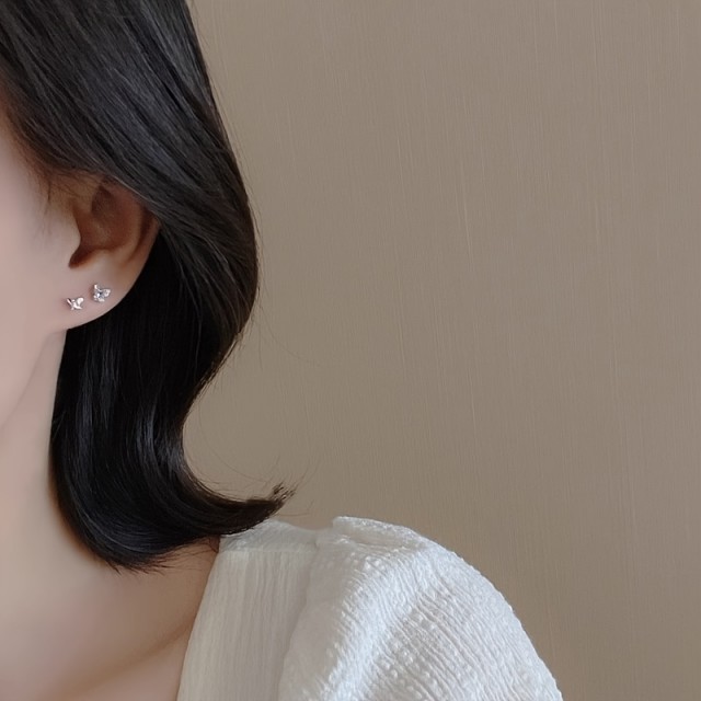 3 pari majhnih elegantnih uhanov v obliki metuljev