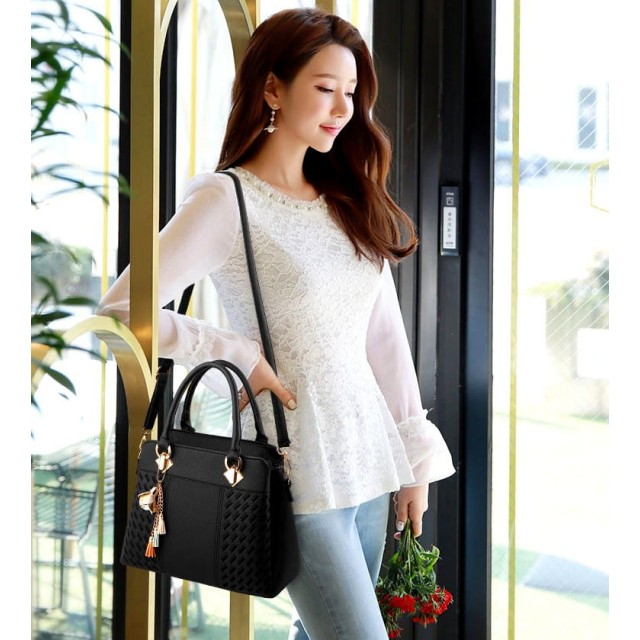 Elegantna črna ženska torbica v črni barvi T32