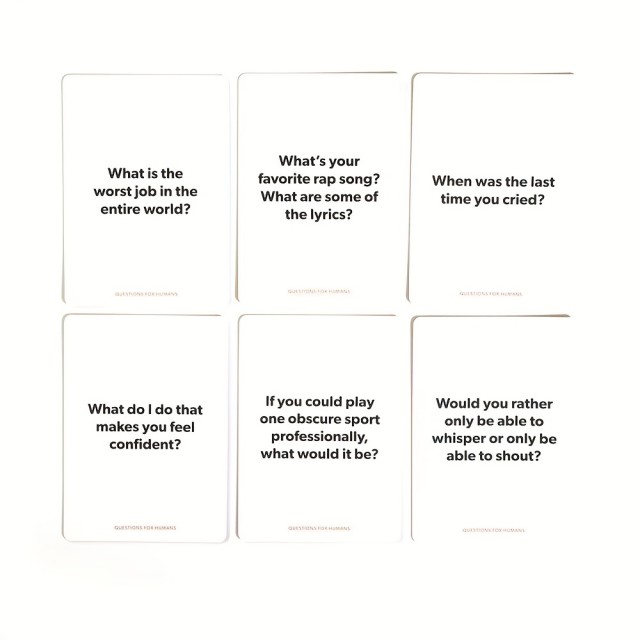  Questions for Humans: Couples Edition – Kartice za boljše pogovore v paru