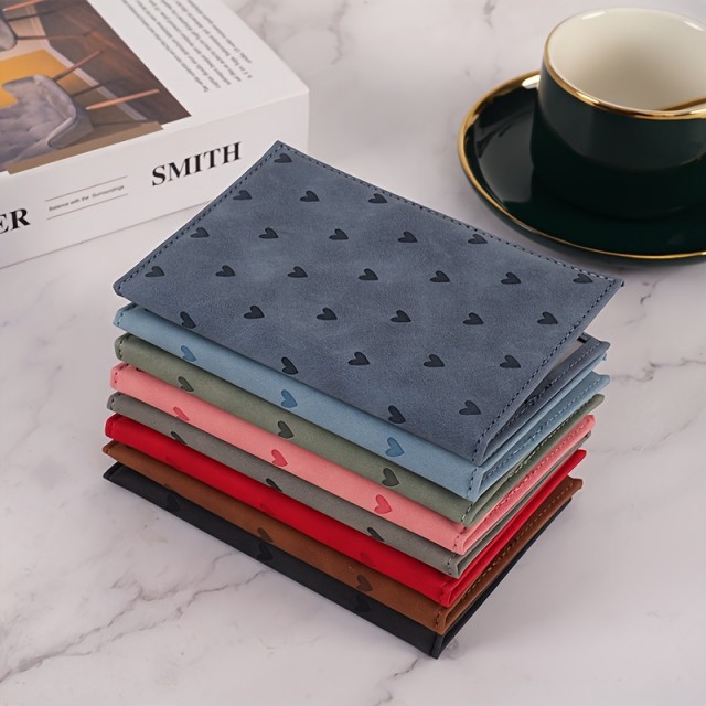 Ljubki ovitek za potni list s potiskom srčkov 2 barvi