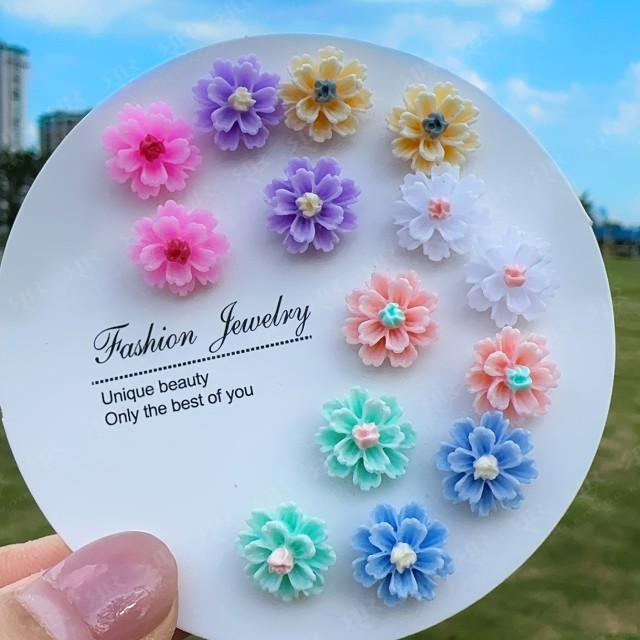 Komplet 7 parov uhanov s pisanimi rožicami