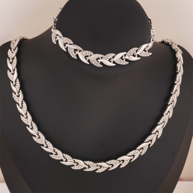 Eleganten dvodelni komplet z ogrlico in zapestnico 2 barvi