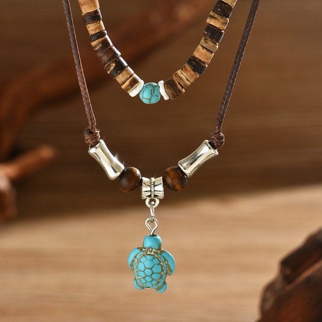 Dvodelna moška ogrlica z lesenimi perlami in želvo