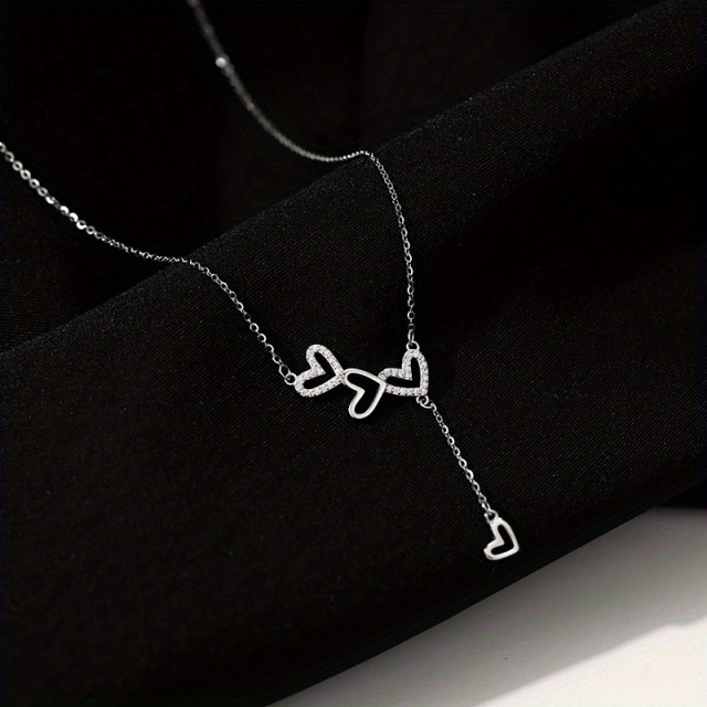 Prelepa elegantna verižica s štirimi srci