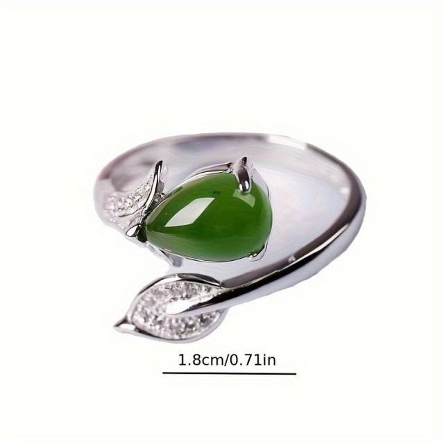 Nastavljiv eleganten prstan z zelenim kamnom – listni dizajn