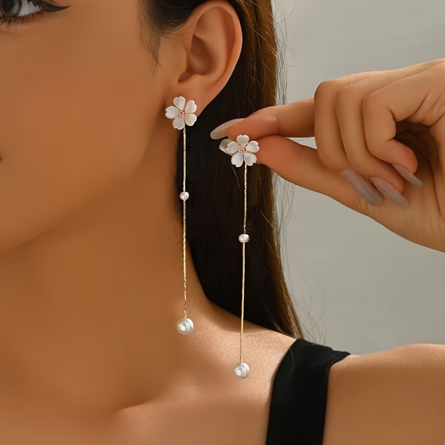 Elegantni dolgi uhani z rožicami in biseri