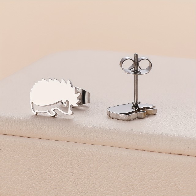 Prikupni mini vtični uhani nerjaveči z ježkom