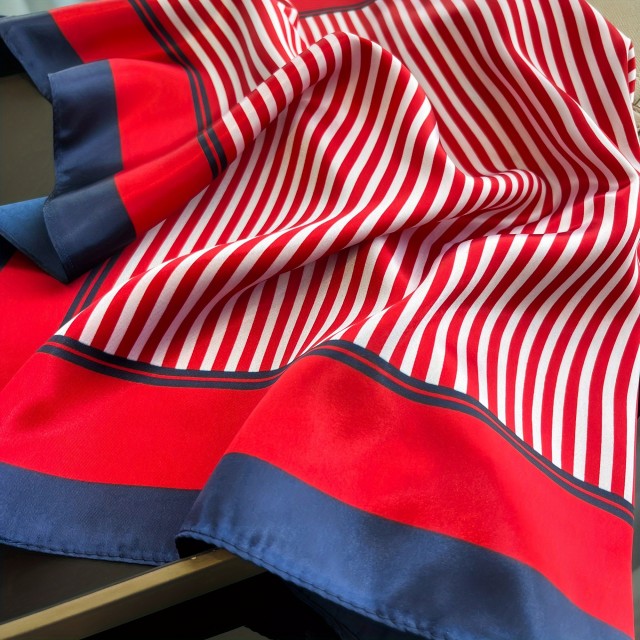 Elegantna ruta s črtastim mornarskim potiskom