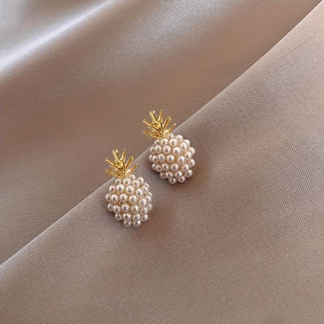 Prelepi vtični uhani ananas