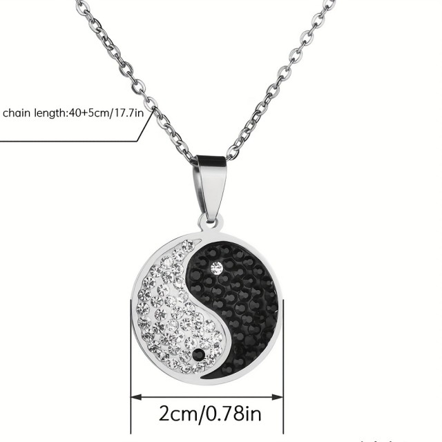 Elegantna ogrlica z obeskom jin-jang – simbol ravnovesja in harmonije