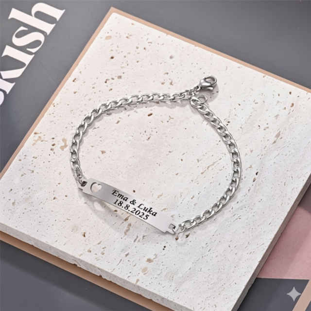 Personalizirana zapestnica z izrezanim srcem in gravuro po želji