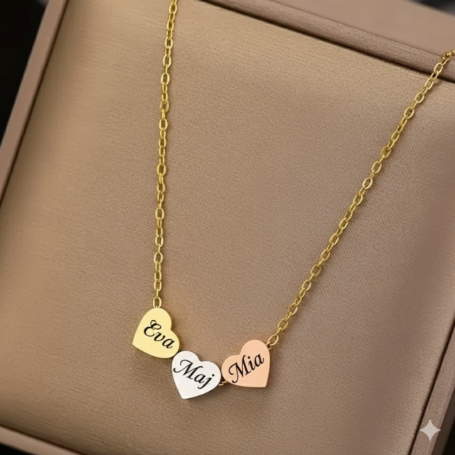 Personalizirana ogrlica s tremi srci in možnostjo gravure