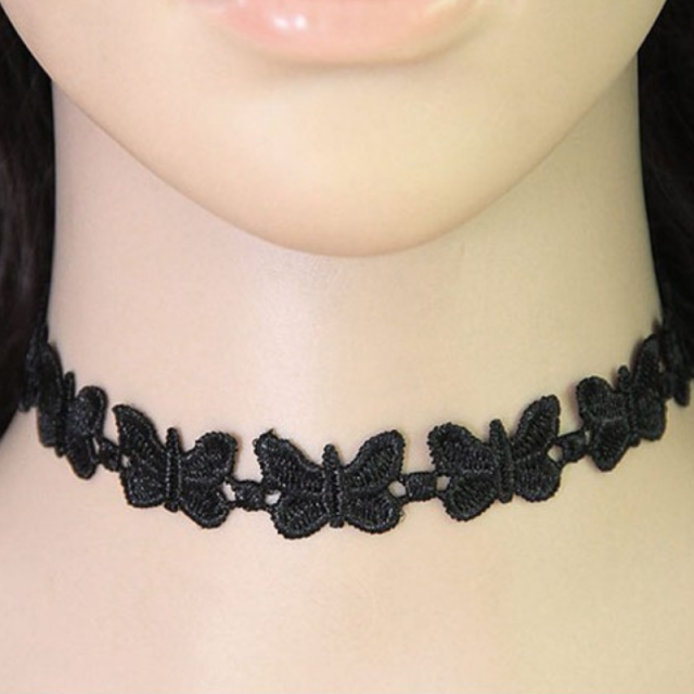 Choker verižica z metuljčkom črna