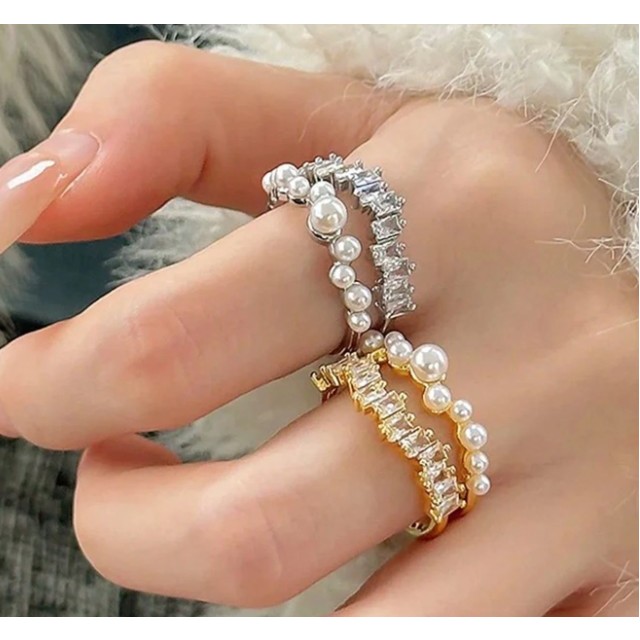 Nastavljiv prstan s perlami in kristali – eleganten srebrni ali zlat dizajn