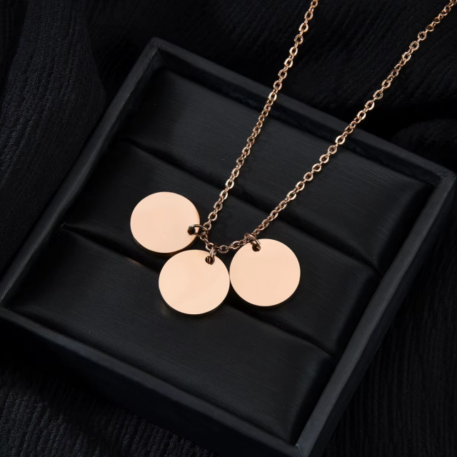 Personalizirana ogrlica s 3 obeski VAJINI INICIALKI