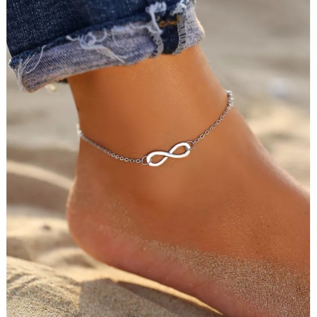 Zapestnica za nogo Infinity srebrne barve