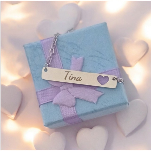 Personalizirana verižica v srebrni barvi z izrezanim srcem