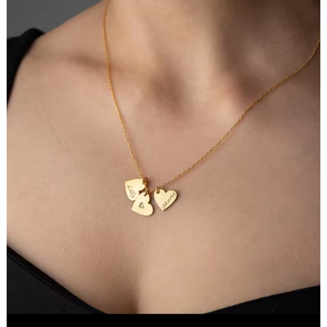 Personalizirana ogrlica s srci VAŠA ZGODBA