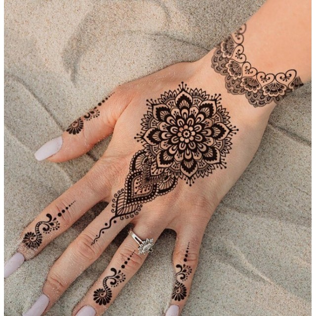 Začasna tattoo nalepka s henna mandala motivom