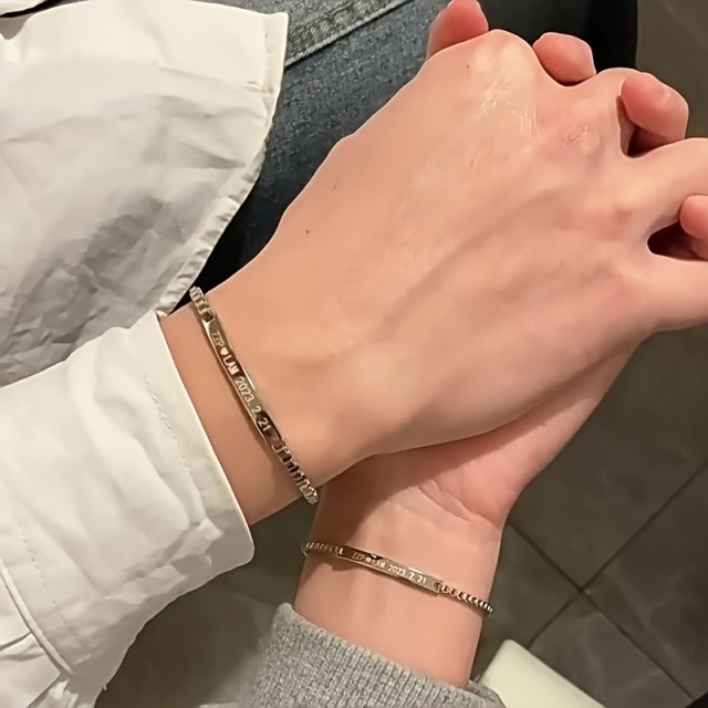 Komplet 2 personaliziranih zapestnic z gravuro po vaši želji