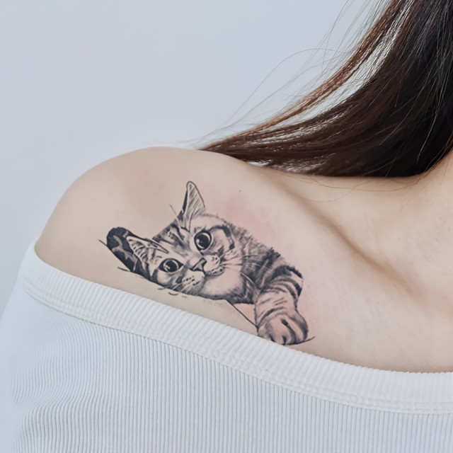 Minimalistična vodoodporna začasna tatu nalepka z mucko