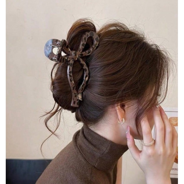 Velika plastična sponka za lase z leopardjim potiskom