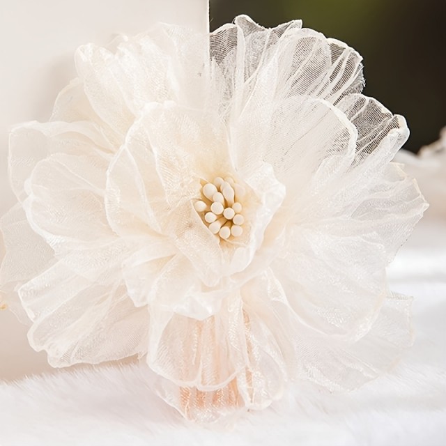 Komplet 2 belih cvetličnih sponkic za lase