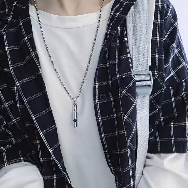 Pomirjujoča dihalna ogrlica, s piščalko